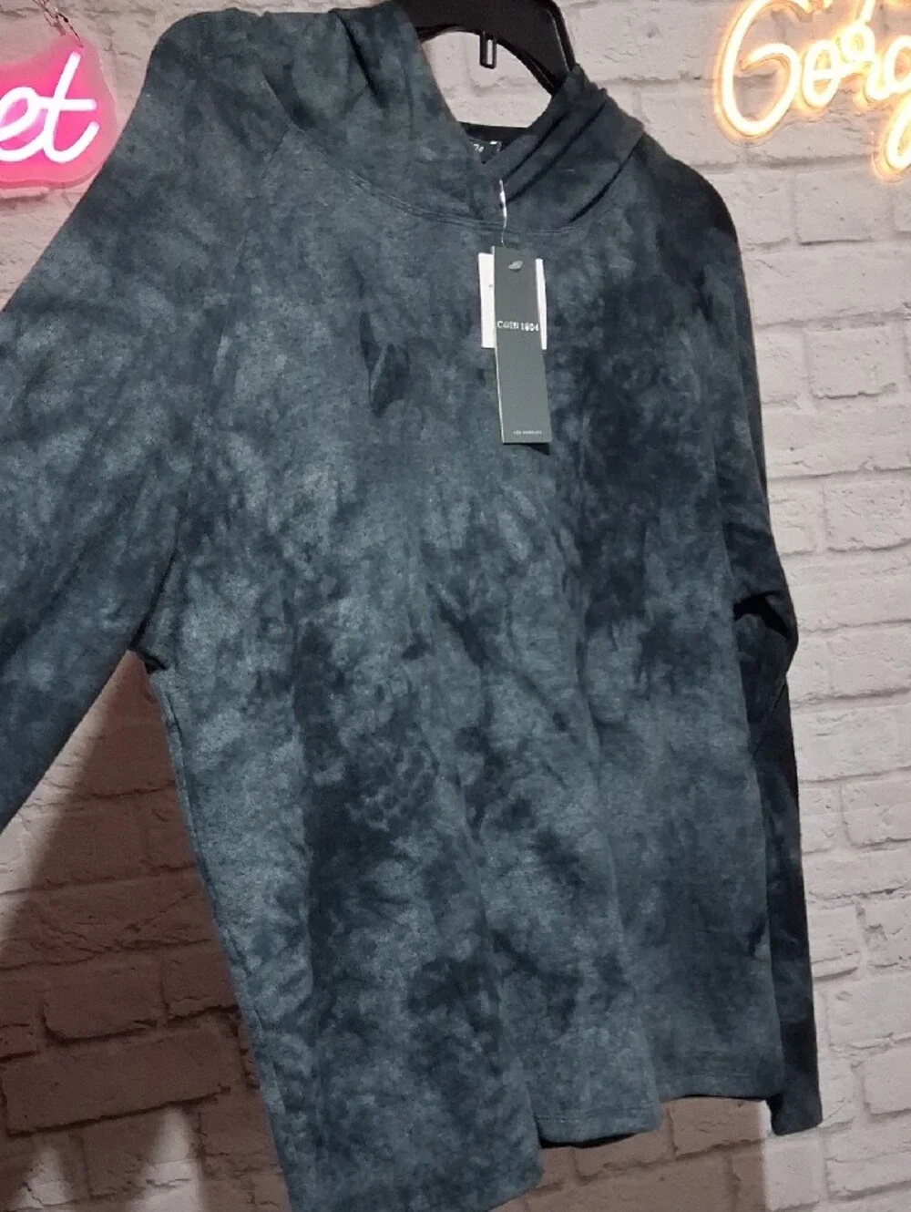 Women's Charcoal Tie-Dye Hooded Long-Sleeve Top - Picture 5 of 5